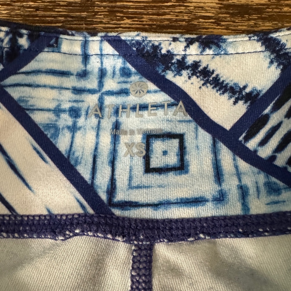 Athleta Batik Chaturanga Blue Patterned Bike Shorts - Picture 3 of 4